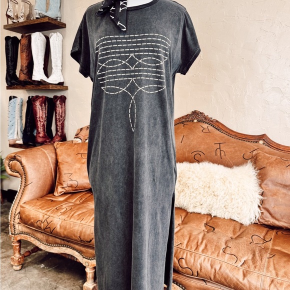 Dresses & Skirts - Boot stitch tshirt dress